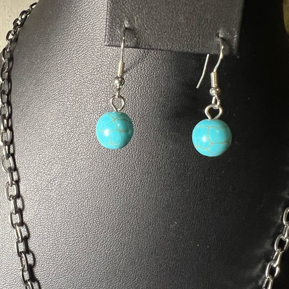 Turquoise Pendant Necklace and Earring Set - Picture 4 of 5
